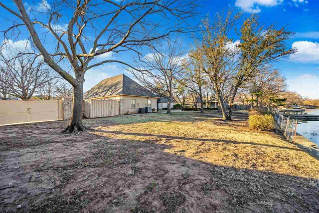 2601 NW Lake Ridge, Lawton, OK 73501