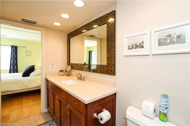 1075 Foxfire LN # 207, Naples, FL 34104