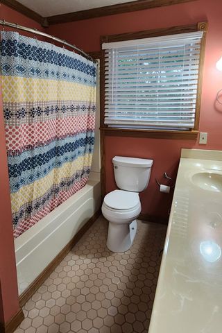 1402 Stoney Drive, West Plains, MO 65775