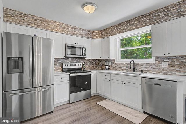 303 BAYBERRY ST, Browns Mills, NJ 08015