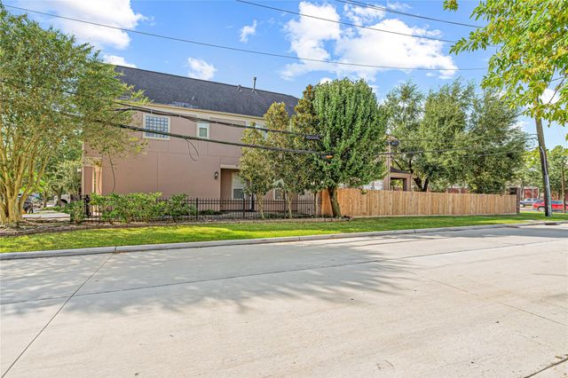 112 White Drive, Bellaire, TX 77401