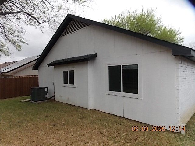 5225 Livermore Drive, Arlington, TX 76017