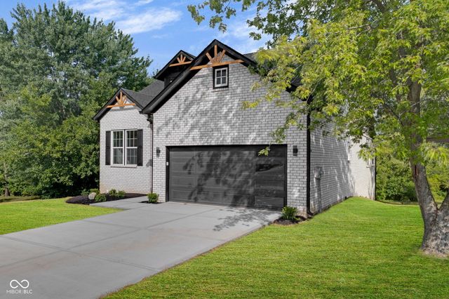 1121 Brookside Court, Avon, IN 46123