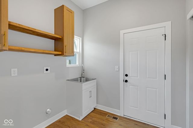 1121 Brookside Court, Avon, IN 46123