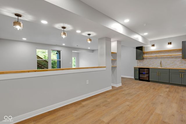 1121 Brookside Court, Avon, IN 46123