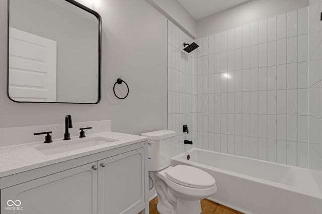 1121 Brookside Court, Avon, IN 46123