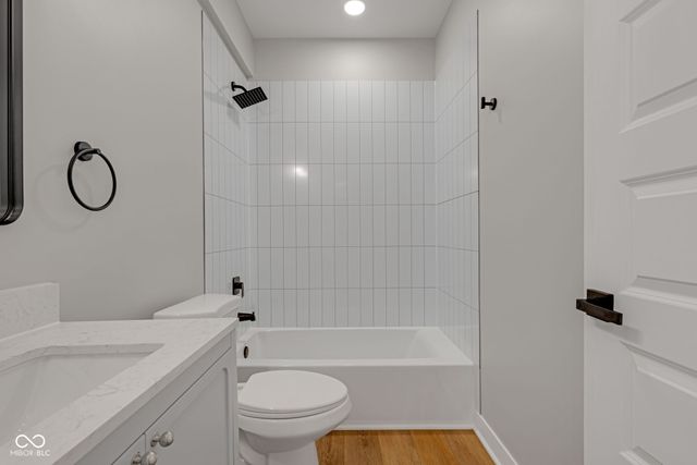 1121 Brookside Court, Avon, IN 46123