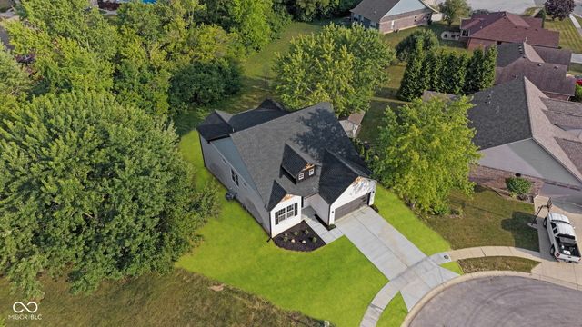 1121 Brookside Court, Avon, IN 46123