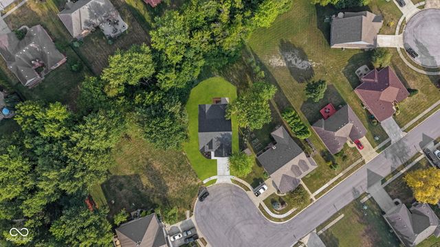1121 Brookside Court, Avon, IN 46123