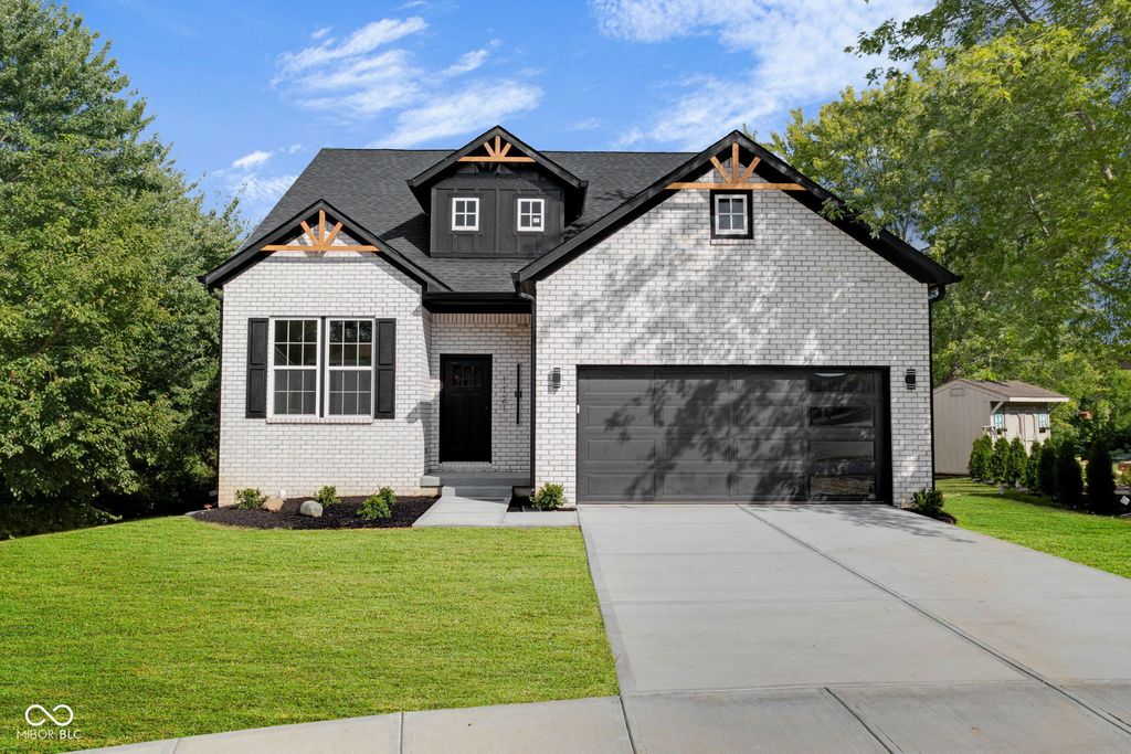 1121 Brookside Court, Avon, IN 46123