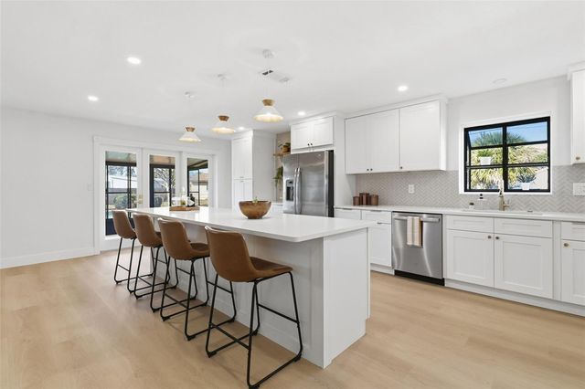 5919 35TH AVENUE N, St Petersburg, FL 33710