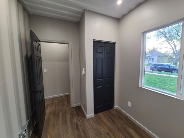 322 S Chestnut St, Lindsborg, KS 67456