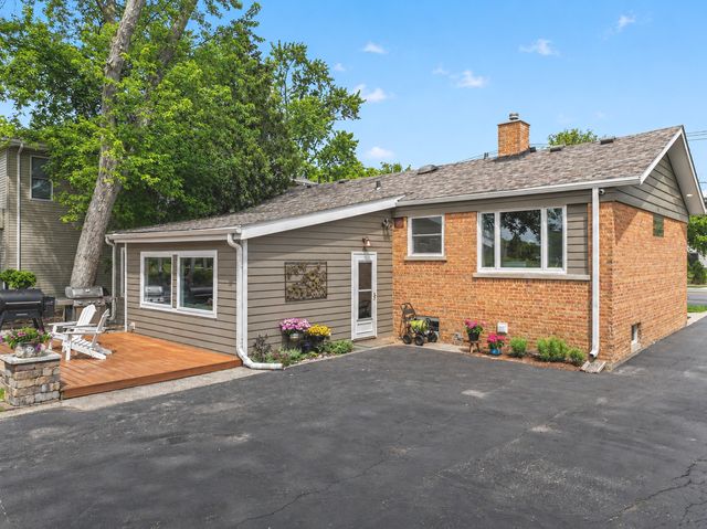 2531 Glenview Road, Glenview, IL 60025