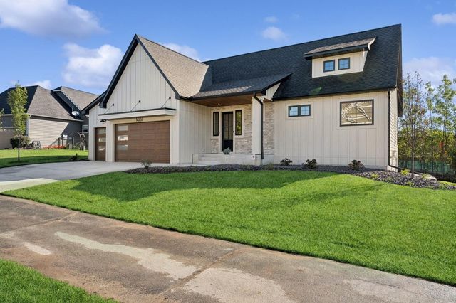 2XX Stonebrooke Curve, Shakopee, MN 55379