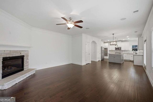 1051 Mclinden Avenue SE, Smyrna, GA 30080
