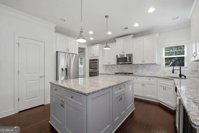 1051 Mclinden Avenue SE, Smyrna, GA 30080