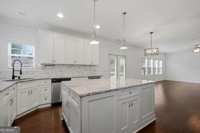 1051 Mclinden Avenue SE, Smyrna, GA 30080
