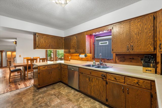 420 McCarrons Boulevard S, Roseville, MN 55113