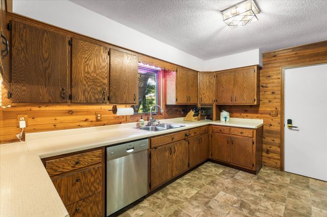 420 McCarrons Boulevard S, Roseville, MN 55113