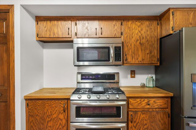 420 McCarrons Boulevard S, Roseville, MN 55113