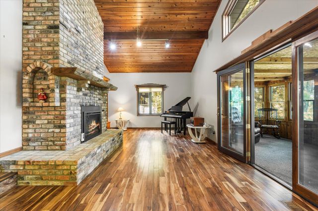 420 McCarrons Boulevard S, Roseville, MN 55113