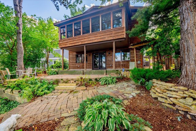420 McCarrons Boulevard S, Roseville, MN 55113
