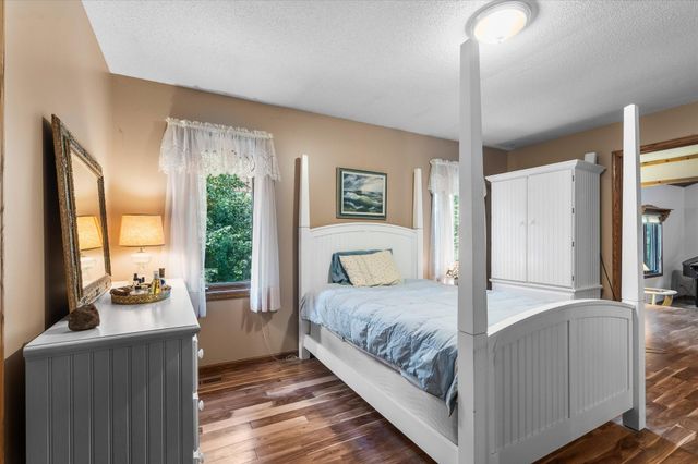 420 McCarrons Boulevard S, Roseville, MN 55113