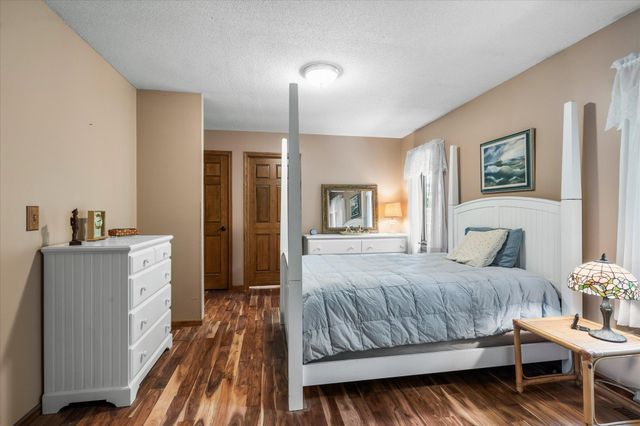 420 McCarrons Boulevard S, Roseville, MN 55113
