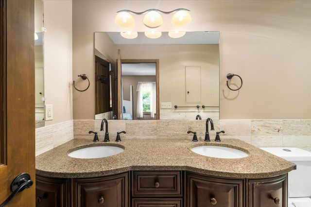 420 McCarrons Boulevard S, Roseville, MN 55113