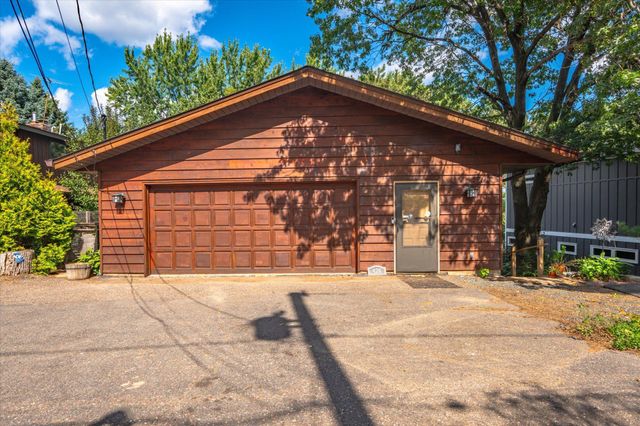 420 McCarrons Boulevard S, Roseville, MN 55113
