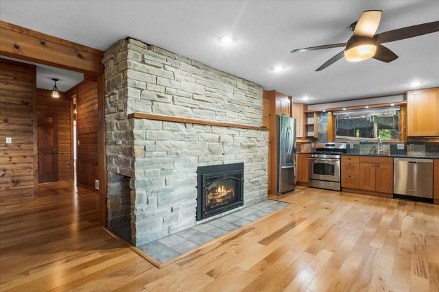 420 McCarrons Boulevard S, Roseville, MN 55113