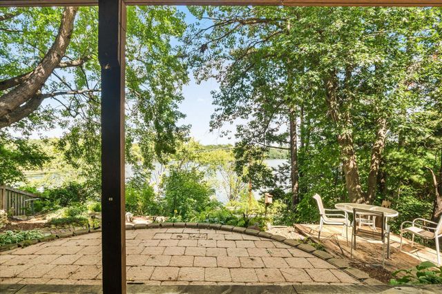 420 McCarrons Boulevard S, Roseville, MN 55113