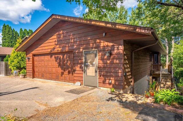 420 McCarrons Boulevard S, Roseville, MN 55113
