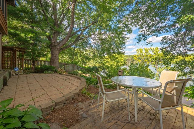 420 McCarrons Boulevard S, Roseville, MN 55113