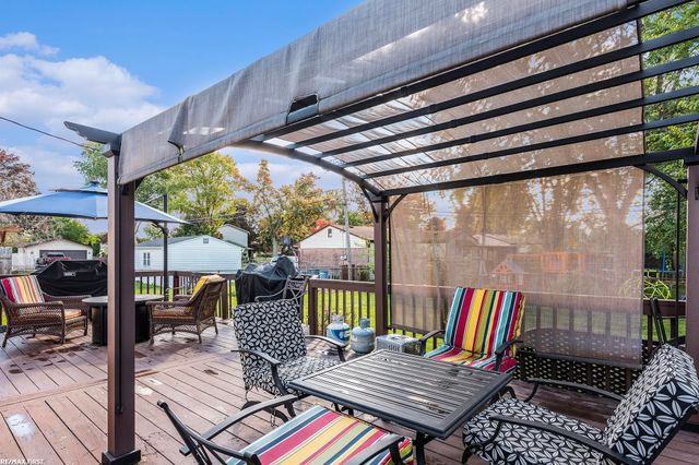 11118 Plumridge Boulevard, Sterling Heights, MI 48313