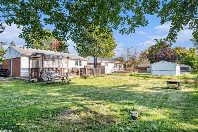 11118 Plumridge Boulevard, Sterling Heights, MI 48313