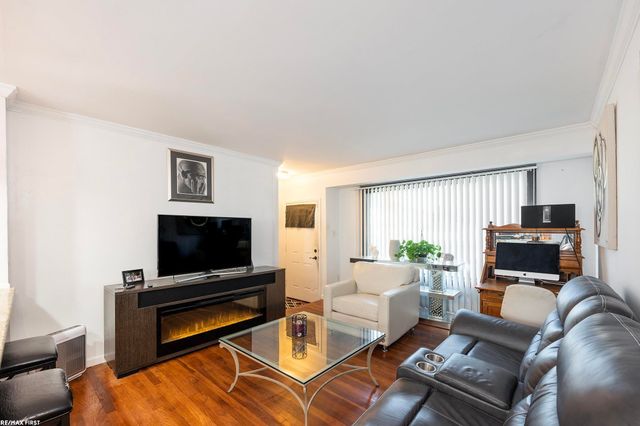 11118 Plumridge Boulevard, Sterling Heights, MI 48313