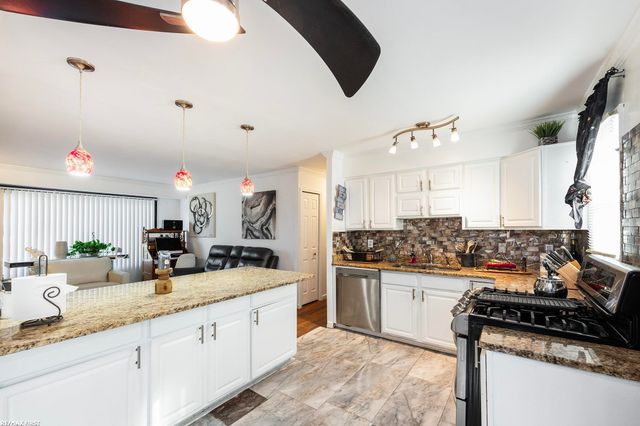 11118 Plumridge Boulevard, Sterling Heights, MI 48313