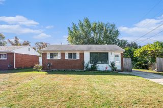 11118 Plumridge Boulevard, Sterling Heights, MI 48313