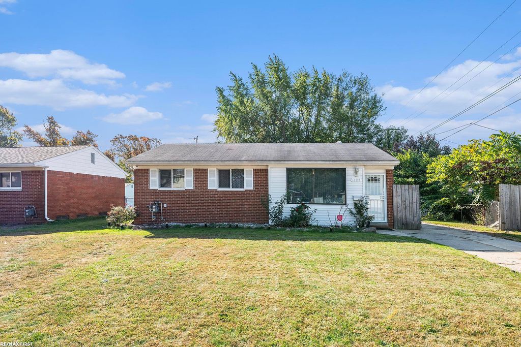 11118 Plumridge Boulevard, Sterling Heights, MI 48313