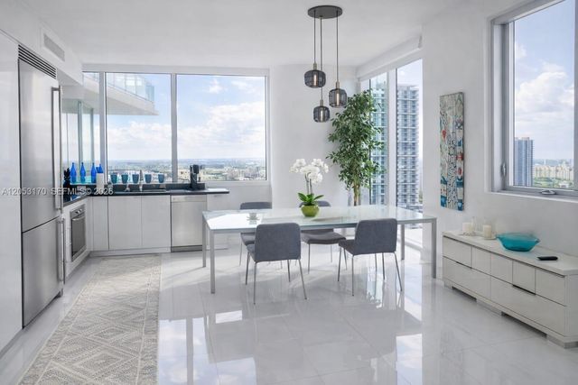 92 SW 3rd St 2510, Miami, FL 33130