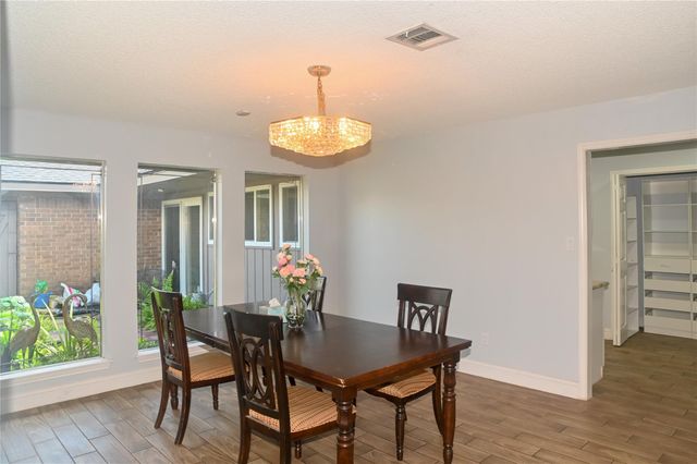 5254 N Braeswood Boulevard, Houston, TX 77096
