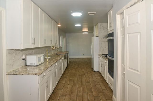 5254 N Braeswood Boulevard, Houston, TX 77096