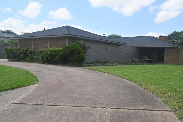5254 N Braeswood Boulevard, Houston, TX 77096