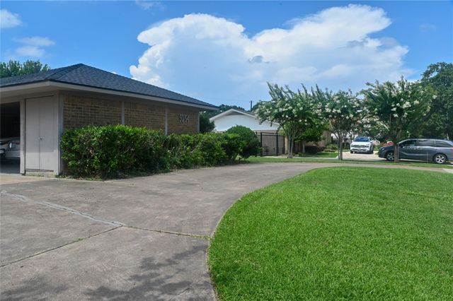 5254 N Braeswood Boulevard, Houston, TX 77096