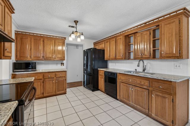 1611 Somerset Way, Van Buren, AR 72956