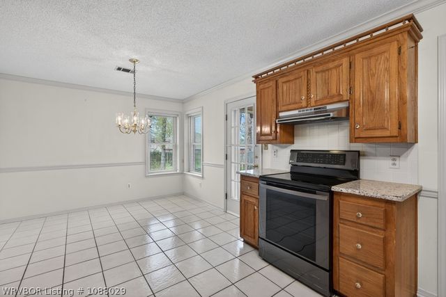 1611 Somerset Way, Van Buren, AR 72956