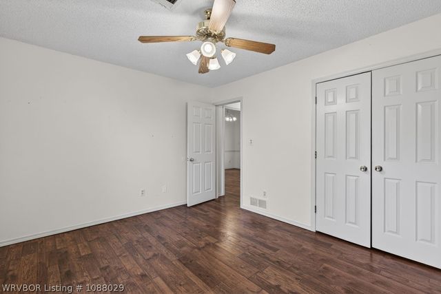 1611 Somerset Way, Van Buren, AR 72956