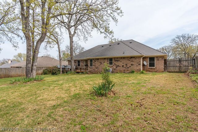 1611 Somerset Way, Van Buren, AR 72956