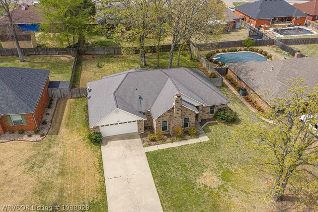 1611 Somerset Way, Van Buren, AR 72956